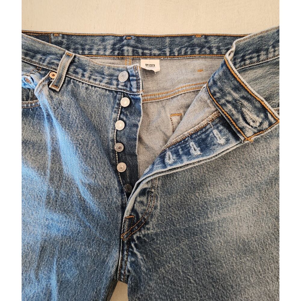 Levis 501 XX Jeans Mens 38x32 Light Wash Denim Button Fly - Picture 3 of 12